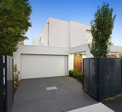 435 New St